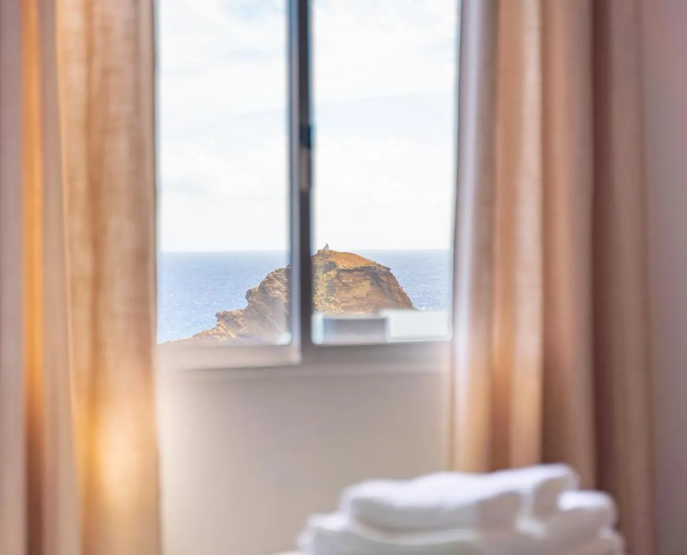 Lighthouse View- Pool Villa Porto Moniz